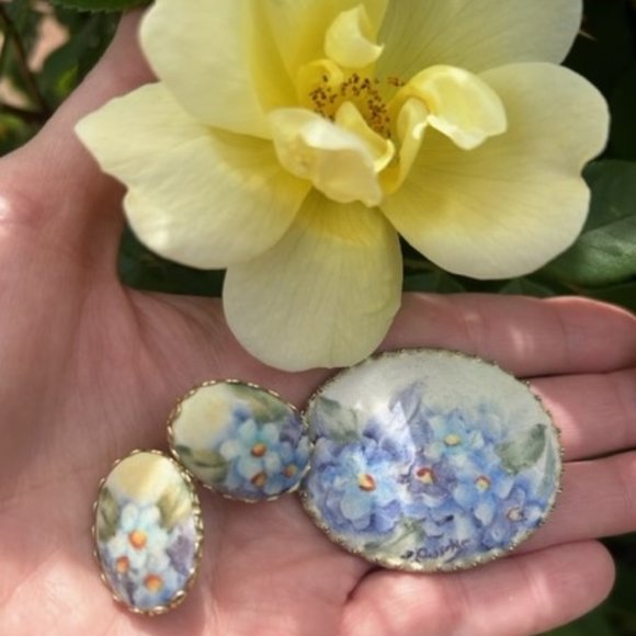 VTG Hand Painted Flowers on Porcelain Brooch Earrings SET - Picture 5 of 7